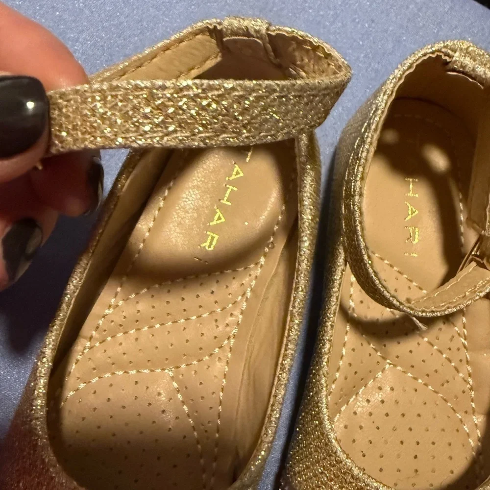 New Tahari Gold Kids Dress Shoes Sz 7